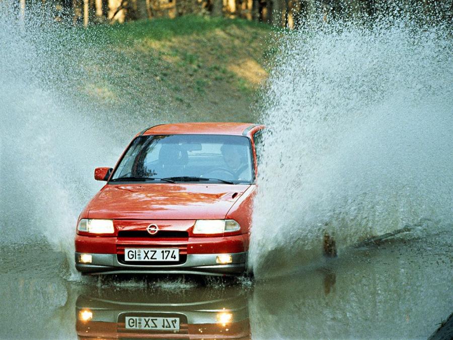  Opel Astra GSi 1991 года  (фото 7 из 10)